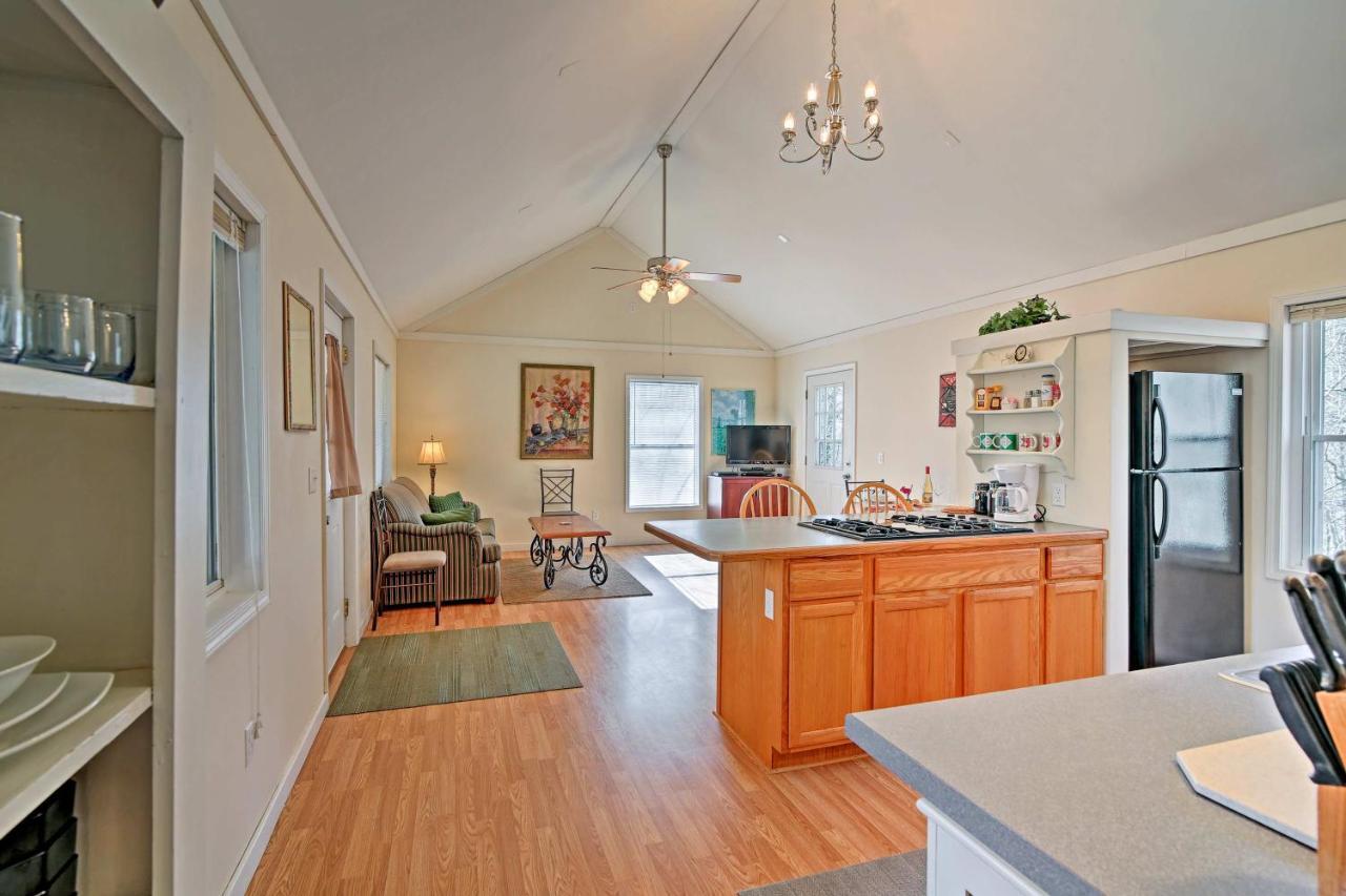 Cozy The Woodshop Cabin With Deck And Forest Views! Robbinsville Εξωτερικό φωτογραφία